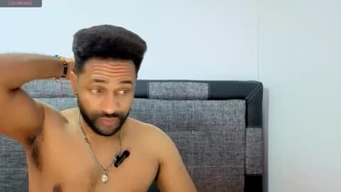 Snapshot of bbcblackhot33 chatting on 11/09/25, 04:11 john online show from 11/09/25, 04:11