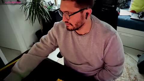 Snapshot of bbking1980 chatting on 12/11/24, 01:06 CallMeDaddy online show from 12/11/24, 01:06