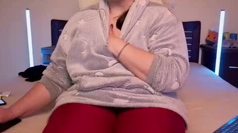 Love online show from 12/18/25, 03:45