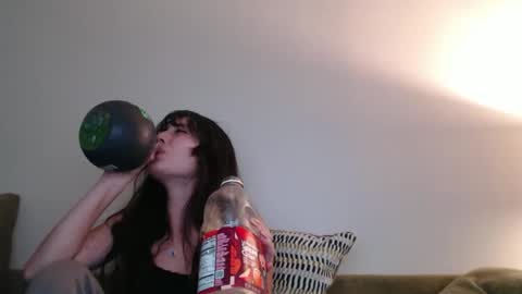 Snapshot of bby_julesss chatting on 11/20/25, 09:25 bby_julesss online show from 11/20/25, 09:25