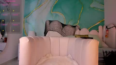 Snapshot of bbyalexxxa chatting on 10/21/25, 11:44 Alexxa online show from 10/21/25, 11:44