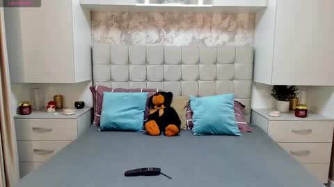 larra online show from 10/09/25, 03:54