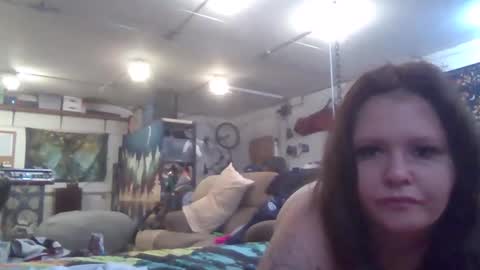 Snapshot of bdeunltd chatting on 11/28/25, 09:28 bdeunltd online show from 11/28/25, 09:28