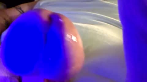 Snapshot of bdk1106539548 chatting on 11/17/25, 02:06 bdk1106539548 online show from 11/17/25, 02:06