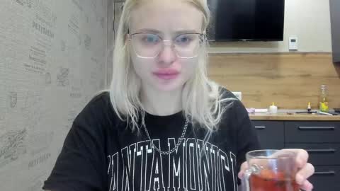 Summer BABY online show from 12/15/24, 04:59