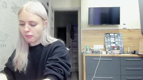 Summer BABY online show from 01/21/25, 02:15