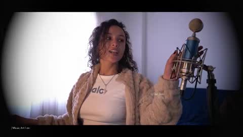 Snapshot of be_lov chatting on 10/20/25, 07:14 Call me Bells Next Stream on Wednesday Feb 26 online show from 10/20/25, 07:14