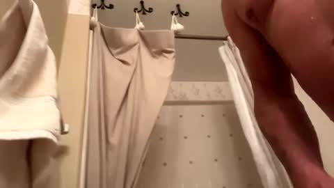 Snapshot of beachguy469 chatting on 12/08/24, 03:43 BeachGuy online show from 12/08/24, 03:43