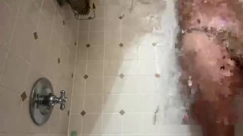 Snapshot of beachguy469 chatting on 09/10/25, 02:00 BeachGuy online show from 09/10/25, 02:00