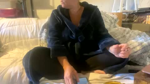 BeachyMILF online show from 10/24/25, 04:14