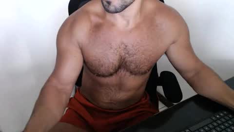 Snapshot of beard_top_guy chatting on 11/30/25, 02:43 Beard Guy online show from 11/30/25, 02:43