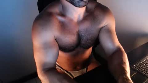 Snapshot of beard_top_guy chatting on 12/05/25, 03:37 Beard Guy online show from 12/05/25, 03:37