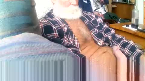 Snapshot of beardbushy chatting on 01/27/25, 04:54 beardbushy online show from 01/27/25, 04:54