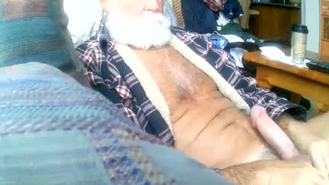 Snapshot of beardbushy chatting on 02/03/25, 04:31 beardbushy online show from 02/03/25, 04:31