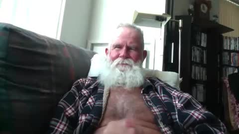 Snapshot of beardbushy chatting on 11/20/25, 06:07 beardbushy online show from 11/20/25, 06:07