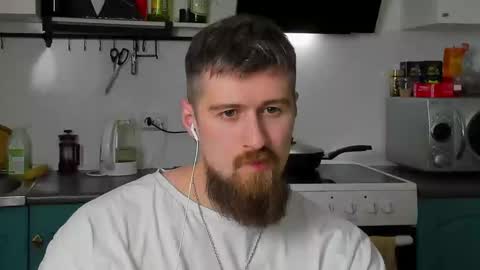 Snapshot of bearded_legend chatting on 02/26/25, 10:20 Zeus online show from 02/26/25, 10:20