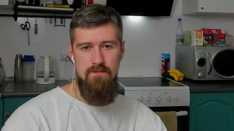 Snapshot of bearded_legend chatting on 10/06/25, 10:40 Zeus online show from 10/06/25, 10:40