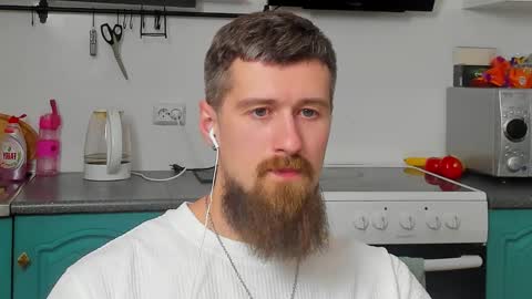 Snapshot of bearded_legend chatting on 10/28/25, 11:07 Zeus online show from 10/28/25, 11:07