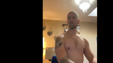 GoldenLyon online show from 12/30/24, 08:58