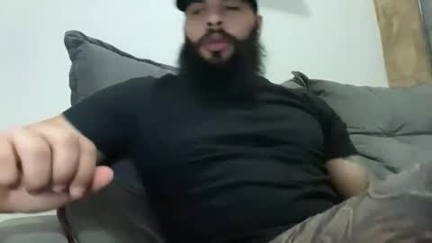 Snapshot of beardmax chatting on 03/17/26, 07:33 Min online show from 03/17/26, 07:33