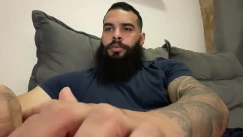 Snapshot of beardmax chatting on 03/19/26, 04:38 Min online show from 03/19/26, 04:38
