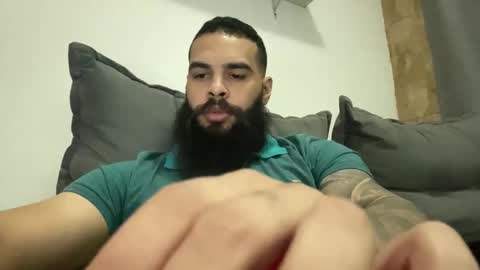 Snapshot of beardmax chatting on 03/20/26, 04:50 Min online show from 03/20/26, 04:50