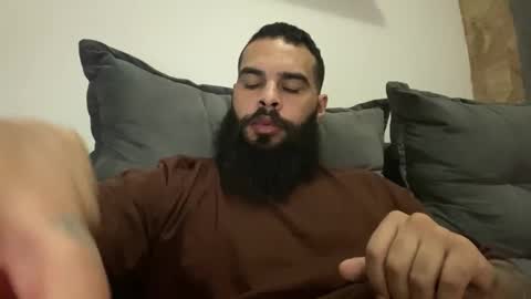 Snapshot of beardmax chatting on 03/21/26, 07:35 Min online show from 03/21/26, 07:35
