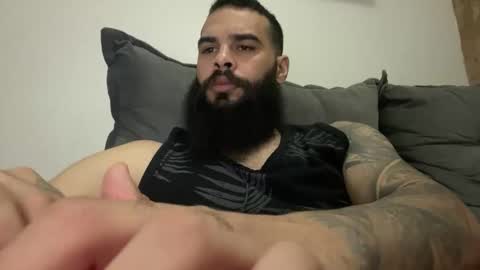 Snapshot of beardmax chatting on 03/25/26, 01:44 Min online show from 03/25/26, 01:44