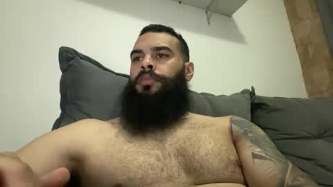 Snapshot of beardmax chatting on 03/25/26, 10:16 Min online show from 03/25/26, 10:16