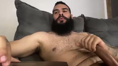 Snapshot of beardmax chatting on 04/01/26, 01:41 Min online show from 04/01/26, 01:41