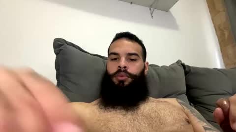 Snapshot of beardmax chatting on 04/05/26, 07:55 Min online show from 04/05/26, 07:55