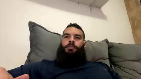 Snapshot of beardmax chatting on 04/17/26, 12:02 Min online show from 04/17/26, 12:02