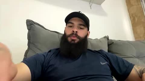 Snapshot of beardmax chatting on 04/17/26, 12:41 Min online show from 04/17/26, 12:41