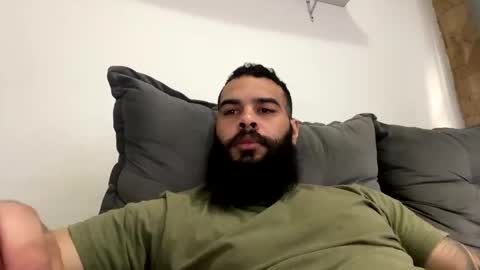 Snapshot of beardmax chatting on 04/18/26, 01:15 Min online show from 04/18/26, 01:15