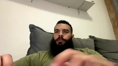 Snapshot of beardmax chatting on 04/19/26, 12:00 Min online show from 04/19/26, 12:00