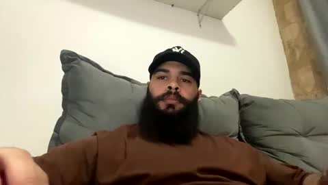 Snapshot of beardmax chatting on 04/21/26, 01:07 Min online show from 04/21/26, 01:07