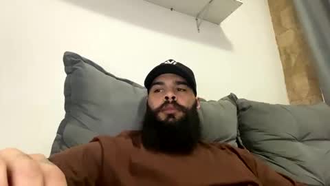 Snapshot of beardmax chatting on 04/21/26, 01:42 Min online show from 04/21/26, 01:42