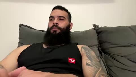 Snapshot of beardmax chatting on 04/24/26, 07:38 Min online show from 04/24/26, 07:38