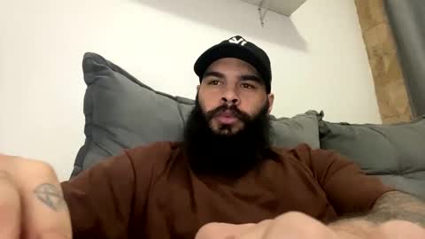 Snapshot of beardmax chatting on 04/27/26, 05:27 Min online show from 04/27/26, 05:27