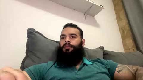 Snapshot of beardmax chatting on 04/30/26, 07:47 Min online show from 04/30/26, 07:47
