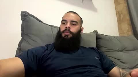 Snapshot of beardmax chatting on 05/01/26, 08:35 Min online show from 05/01/26, 08:35