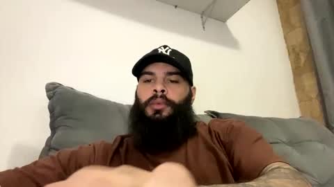 Snapshot of beardmax chatting on 05/12/26, 09:45 Min online show from 05/12/26, 09:45