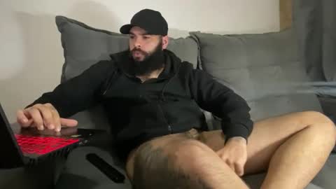 Snapshot of beardmax chatting on 05/28/26, 06:00 Min online show from 05/28/26, 06:00