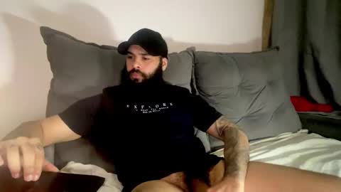 Snapshot of beardmax chatting on 06/08/26, 06:36 Min online show from 06/08/26, 06:36