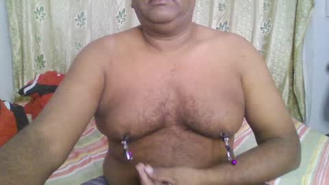 Snapshot of beargryzzly chatting on 12/22/24, 03:22 Grizzly online show from 12/22/24, 03:22