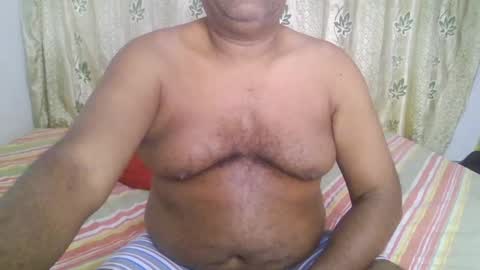 Snapshot of beargryzzly chatting on 01/04/25, 03:18 Grizzly online show from 01/04/25, 03:18