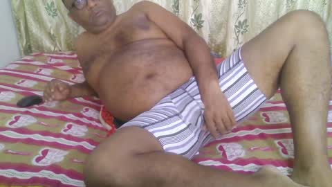 Snapshot of beargryzzly chatting on 01/09/25, 01:13 Grizzly online show from 01/09/25, 01:13