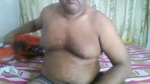 Snapshot of beargryzzly chatting on 01/11/25, 11:35 Grizzly online show from 01/11/25, 11:35