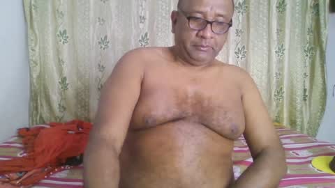 Snapshot of beargryzzly chatting on 01/12/25, 12:55 Grizzly online show from 01/12/25, 12:55