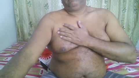 Snapshot of beargryzzly chatting on 01/13/25, 01:56 Grizzly online show from 01/13/25, 01:56